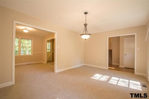 609 E Park St, Cary, NC 27511 photo 4