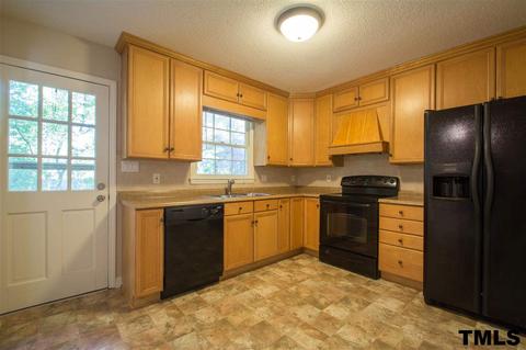 609 E Park St, Cary, NC 27511 photo 5
