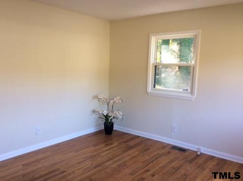 818 Justice St, Durham, NC 27704 photo 4