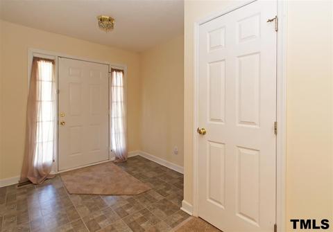 913 Calumet Dr, Durham, NC 27704 photo 3