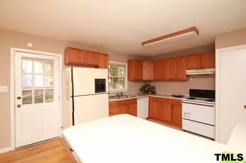 411 E Rowan St, Raleigh, NC 27609 photo 11