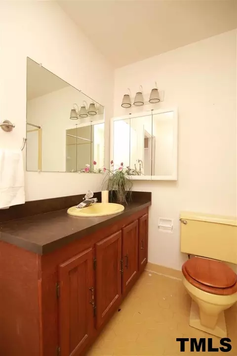 411 E Rowan St, Raleigh, NC 27609 photo 16