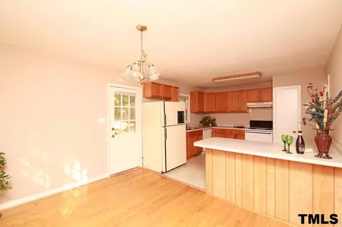 411 E Rowan St, Raleigh, NC 27609 photo 10