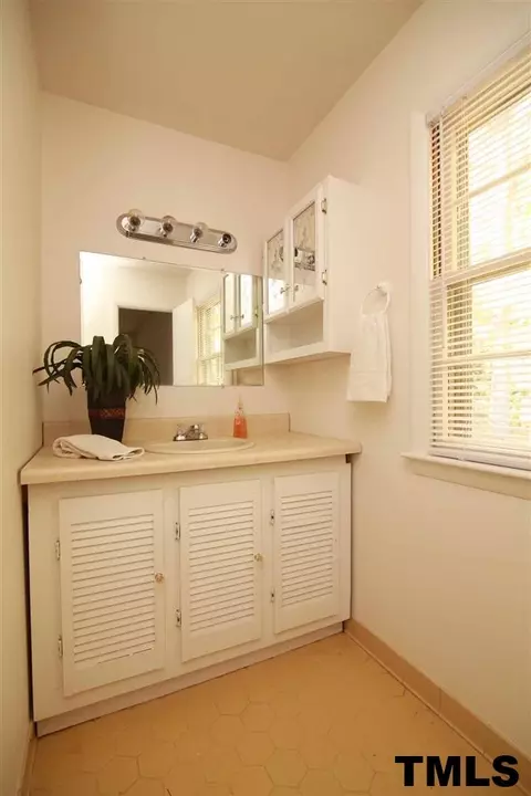 411 E Rowan St, Raleigh, NC 27609 photo 18