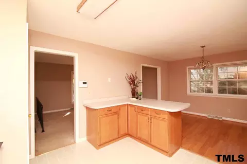 411 E Rowan St, Raleigh, NC 27609 photo 8
