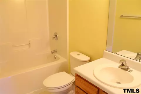 2824 Bombay Dr, Durham, NC 27703 photo 12