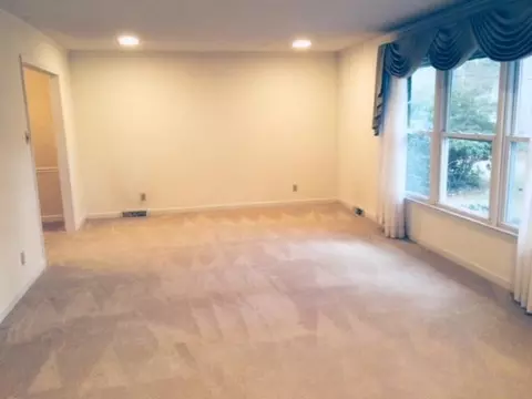 212 W Stevens St, Smithfield, NC 27577 photo 3
