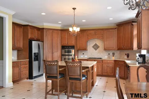 2126 Crigan Bluff Dr, Cary, NC 27513 photo 6