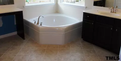 139 Shadow Hawk Dr, Durham, NC 27713 photo 2