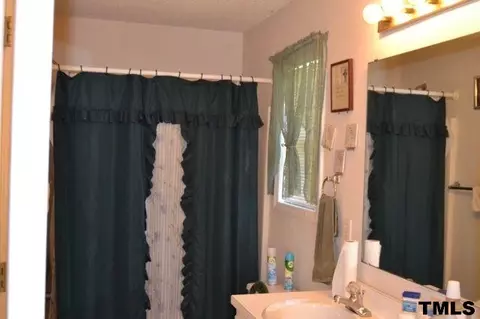 310 Old Roberts Rd, Benson, NC 27504 photo 15