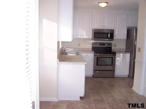 17 Sanders Rd, Benson, NC 27504 photo 4