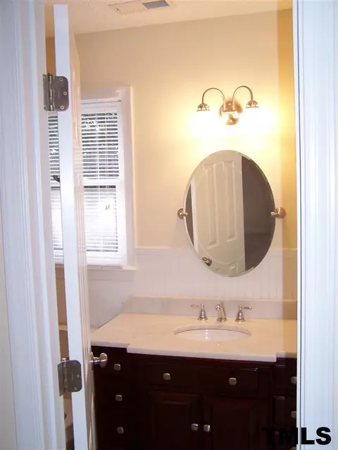 17 Sanders Rd, Benson, NC 27504 photo 7