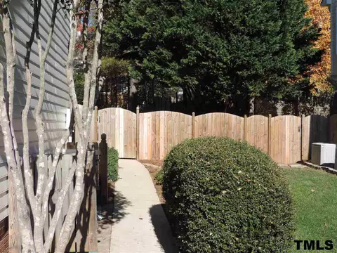 103 Tower Hamlet Dr, Cary, NC 27518 photo 2