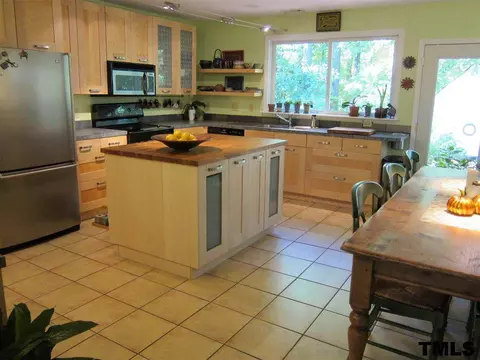 8305 Pinecrest Rd, Raleigh, NC 27613 photo 6