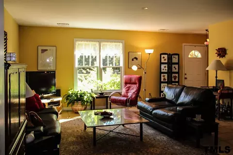 8305 Pinecrest Rd, Raleigh, NC 27613 photo 3