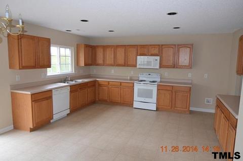 3104 Olustee Dr, Raleigh, NC 27610 photo 2