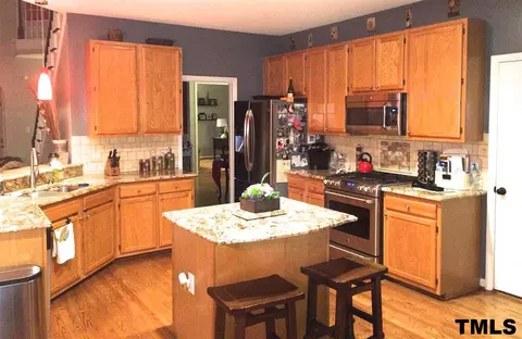 102 Maldon Dr, Cary, NC 27513 photo 8