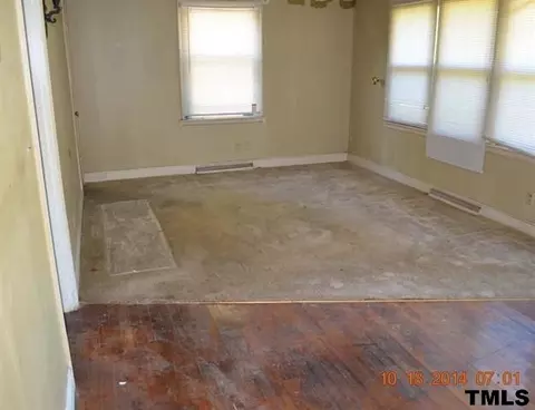2204 Taylor St, Durham, NC 27703 photo 4