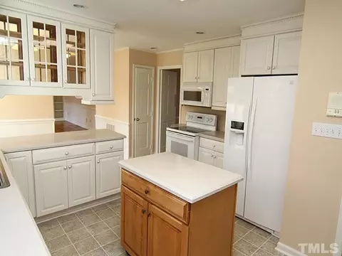 4500 Connell Dr, Raleigh, NC 27612 photo 9