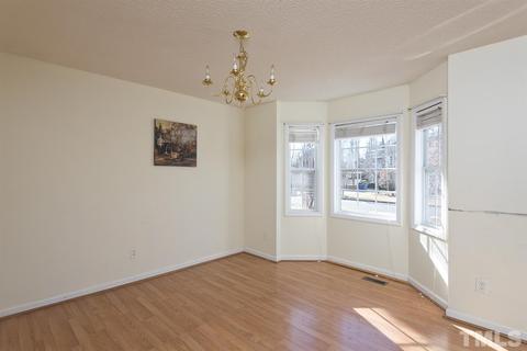 7 Round Spring Ln, Durham, NC 27712 photo 4