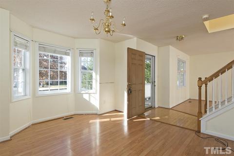 7 Round Spring Ln, Durham, NC 27712 photo 3