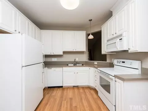819 Shackleton Rd, Apex, NC 27502 photo 3