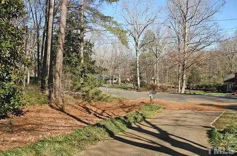 6 Winthrop Ct, Durham, NC 27707 photo 3