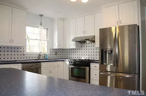 6 Winthrop Ct, Durham, NC 27707 photo 9