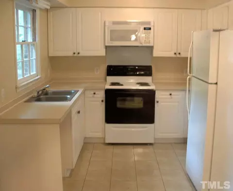613 Saddle Ridge Ave, Durham, NC 27704 photo 2