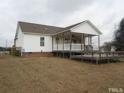 32 Lilly Ct, Angier, NC 27501 photo 2