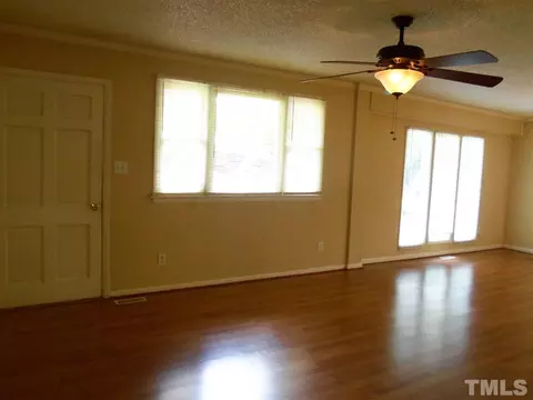 206 Park Ave, Smithfield, NC 27577 photo 3