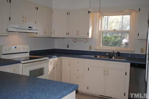 208 W Stevens St, Smithfield, NC 27577 photo 5
