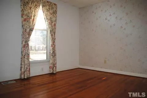 208 W Stevens St, Smithfield, NC 27577 photo 10