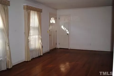 208 W Stevens St, Smithfield, NC 27577 photo 3