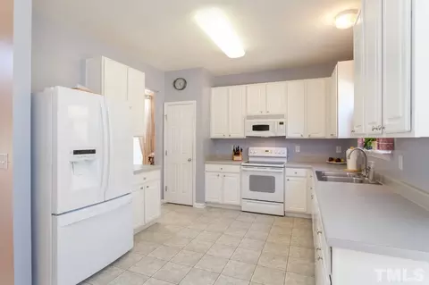 5705 Running Fox Ln, Durham, NC 27703 photo 9