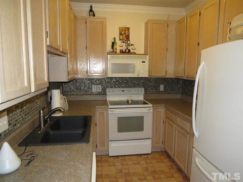 116 Charter Ct, Cary, NC 27511 photo 2