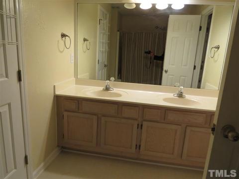 116 Charter Ct, Cary, NC 27511 photo 7