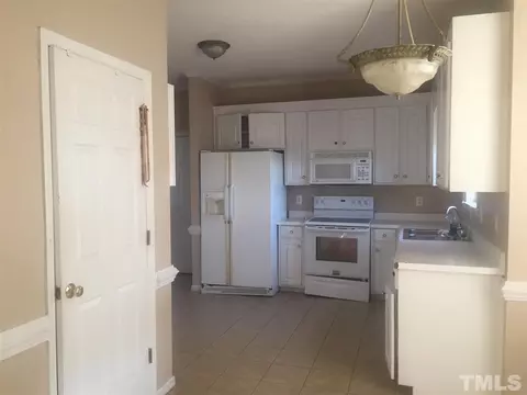 19 Edgecombe Ct, Smithfield, NC 27577 photo 7