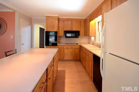 3658 Pineview Cir, Durham, NC 27705 photo 9