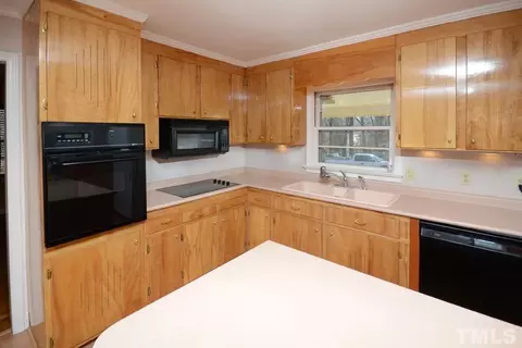 3658 Pineview Cir, Durham, NC 27705 photo 10