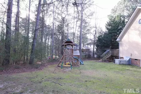 504 Chadbourne Dr, Durham, NC 27703 photo 6