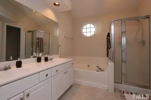 504 Chadbourne Dr, Durham, NC 27703 photo 17