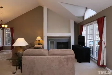 504 Chadbourne Dr, Durham, NC 27703 photo 8