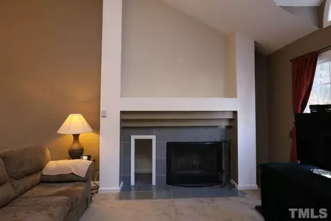 504 Chadbourne Dr, Durham, NC 27703 photo 9