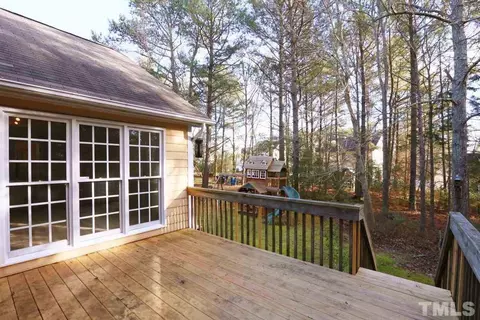 504 Chadbourne Dr, Durham, NC 27703 photo 2