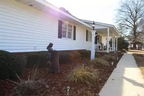 234 Oliver St, Pine Level, NC 27568 photo 2