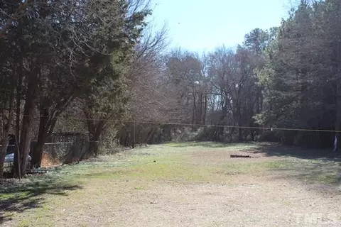 819 Pleasant Dr, Durham, NC 27703 photo 2