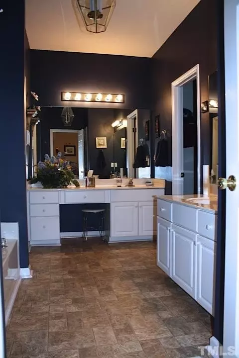 324 Kimloch Dr, Garner, NC 27529 photo 9