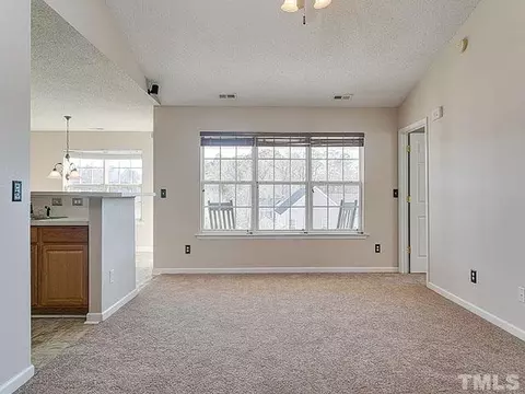 7 Kimbrough Ct, Durham, NC 27703 photo 2
