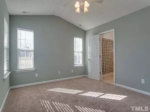 7 Kimbrough Ct, Durham, NC 27703 photo 6